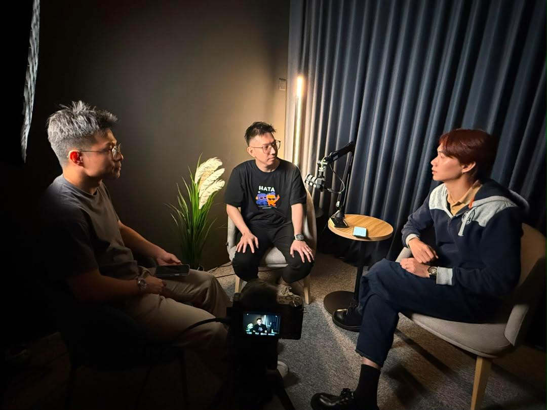 Alvin Ng filming a Hata-Kata Media interview, powered by HATA