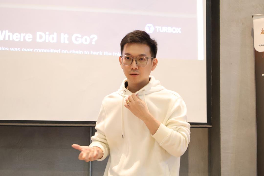 Alvin Ng at a TURBOX session