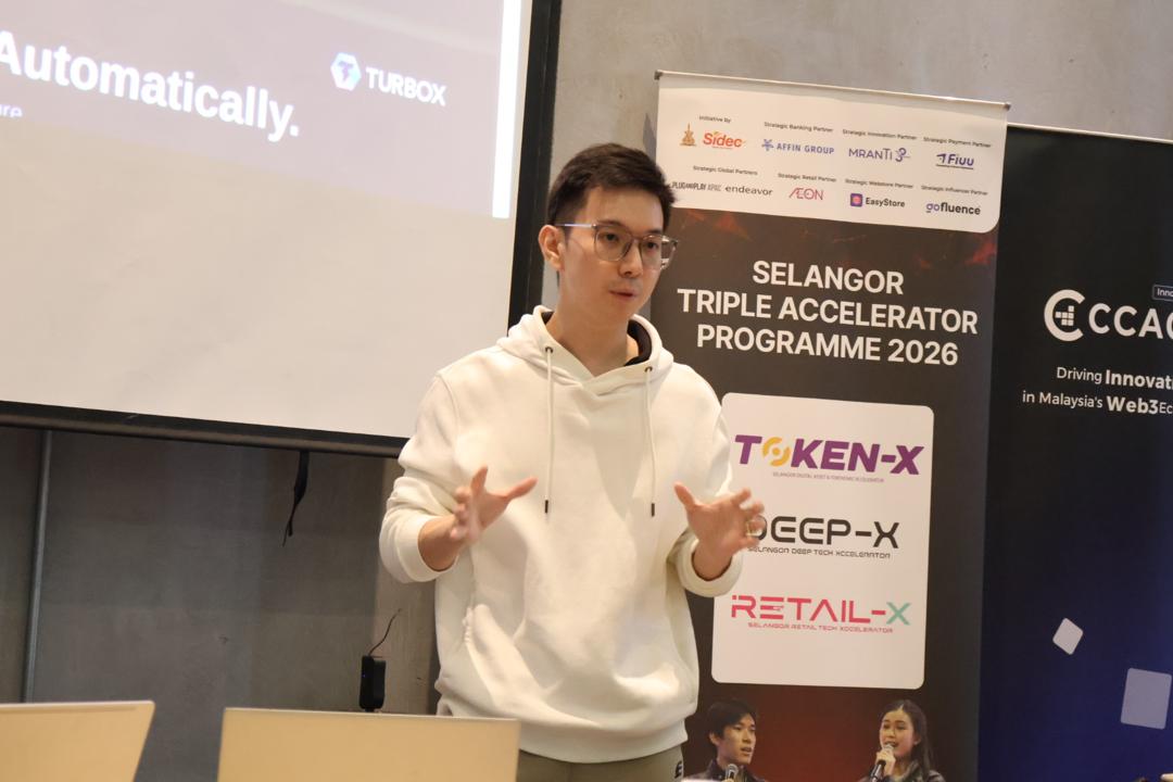 Alvin Ng presenting TURBOX at Token-X