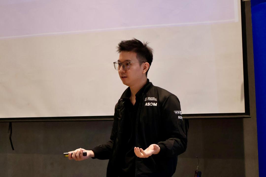 Alvin Ng speaking at a Token-X accelerator session