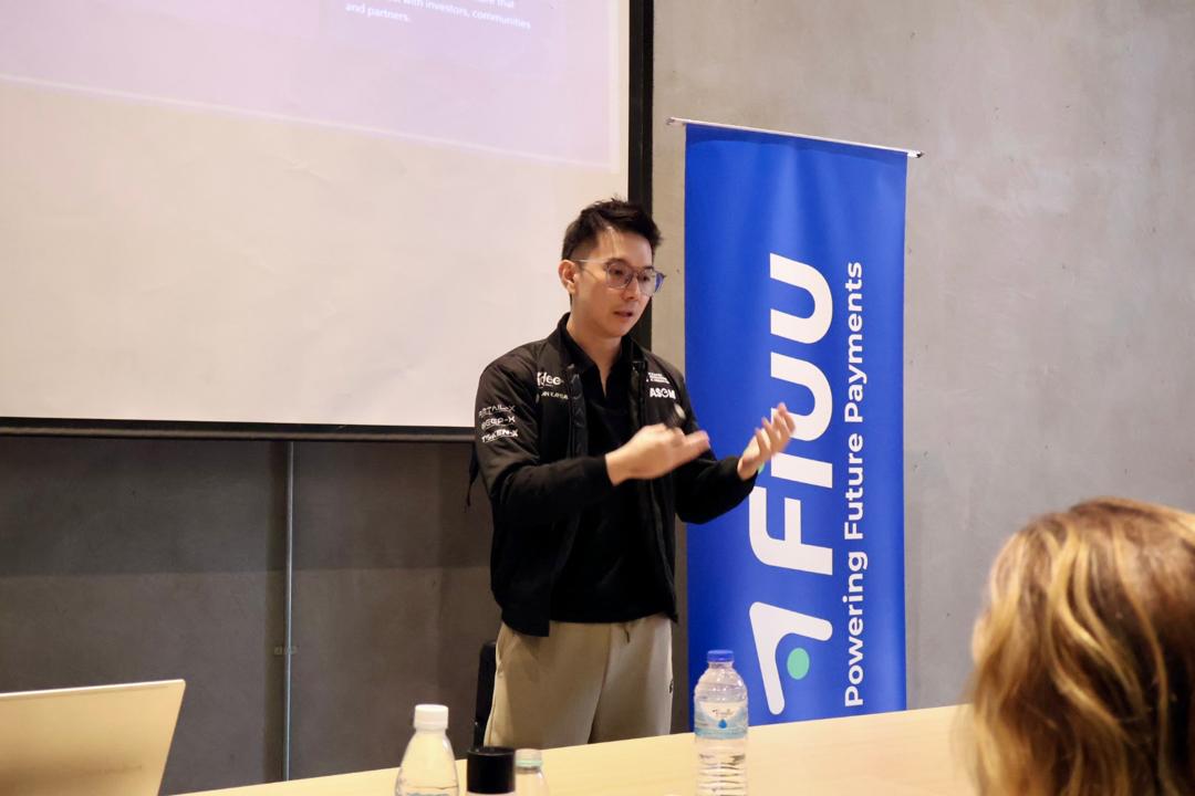 Alvin Ng presenting TURBOX at a Token-X session