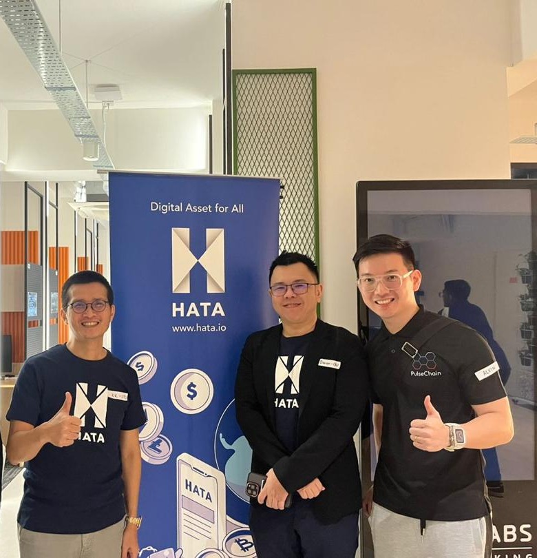 Alvin Ng with the HATA co-founders